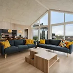 Lovely New-built Near Sea Holiday home