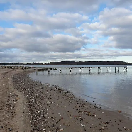 Lovely New-built Near Sea אבנרה