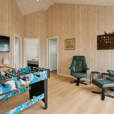 Lovely New-built Near Sea בית נופש