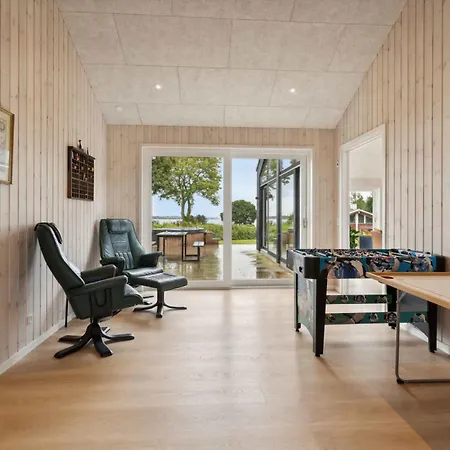 度假居 Lovely New-built Near Sea