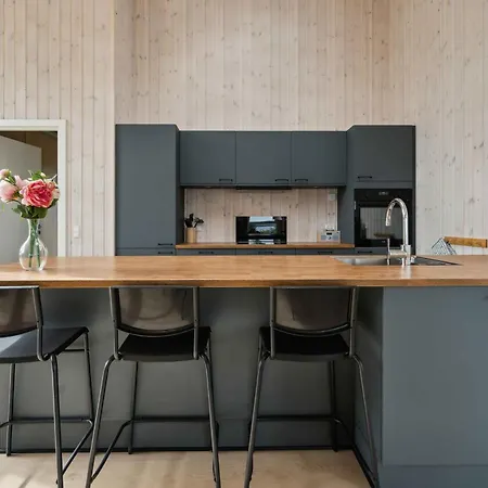 Lovely New-built Near Sea בית נופש *