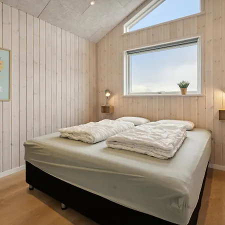 Fint, Nybyggt Hus Nära Havet *